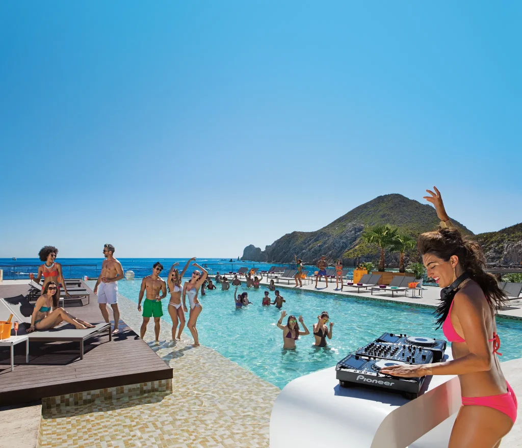 Infinity pool party