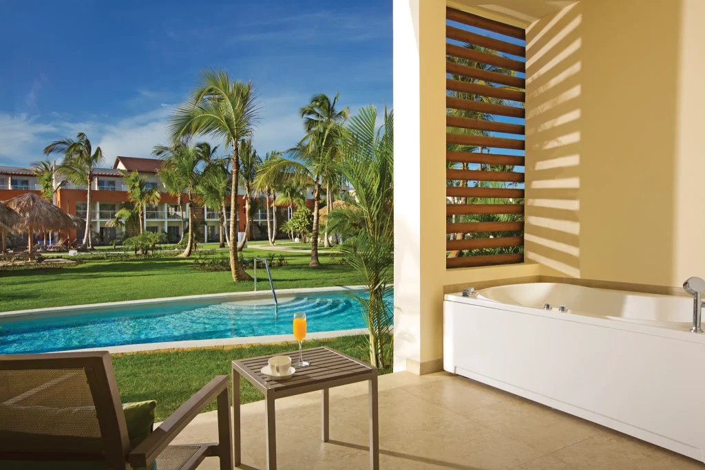 Allure junior swim-up suite terrace