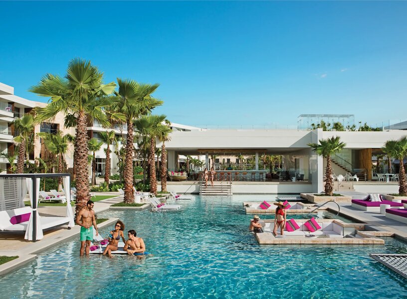Swim up to the energy pool bar