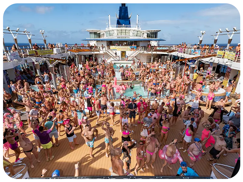 Couples on the deck of the ship