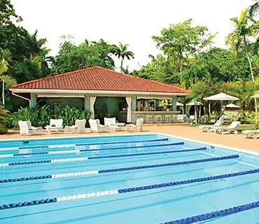 Wellness lap pool