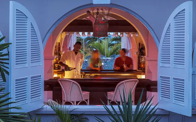 Drinks at the piano bar