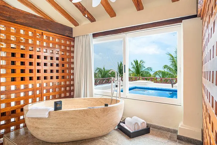 Penthouse suite with plunge pool