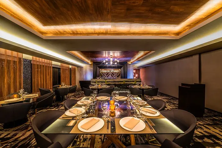 Suki Restaurant featuring Asian fusion cuisine