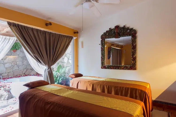 Couples massage in the Spa