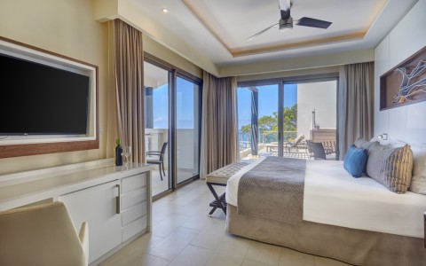 Penthouse Ocean View Suite