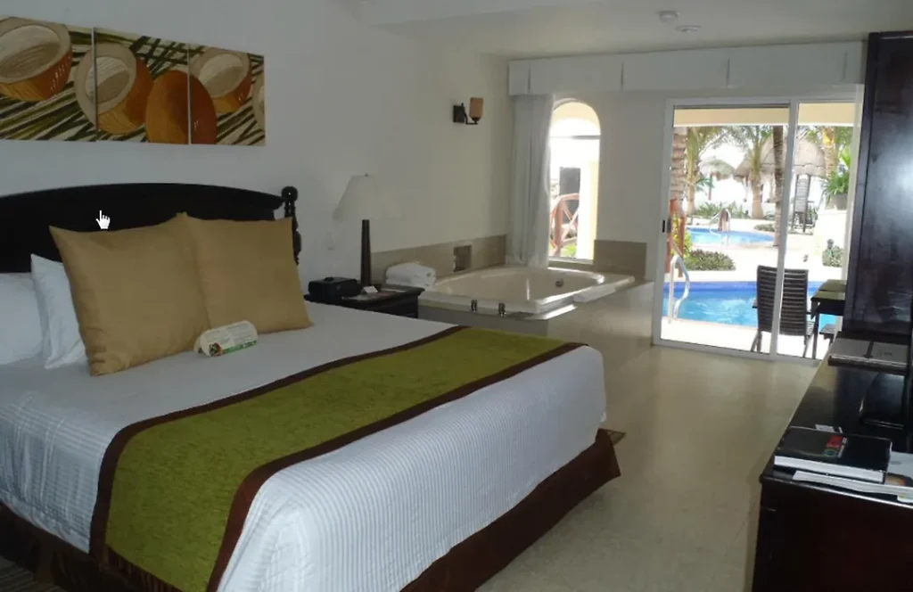Pool front Junior suite
